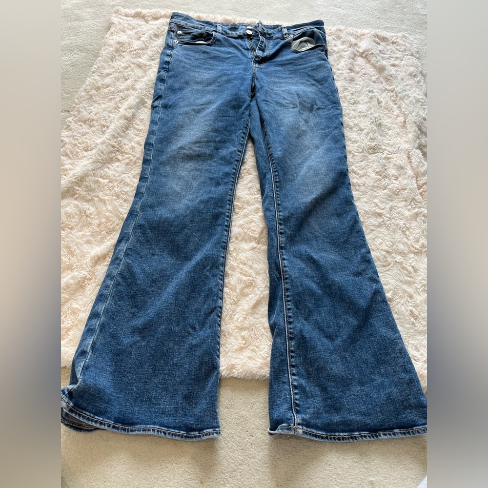 American eagle flare high wasted jeans size 14 regular super stretch
